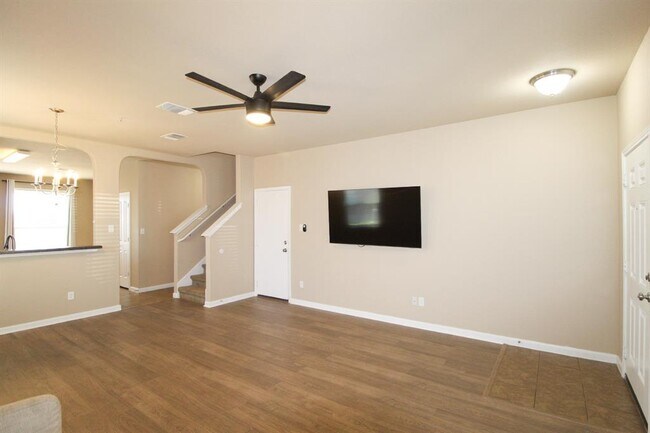 Photo - 1508 Colton Ln