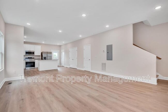 Photo - 2470 E 21st St