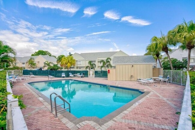 Photo - 6391 Riverwalk Ln
