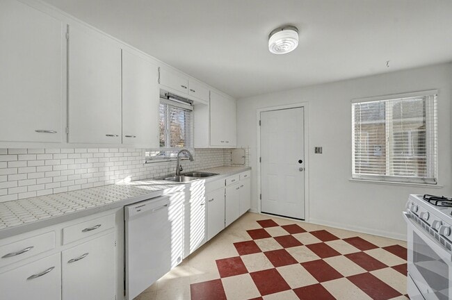 Photo - 1455 Jasmine St Unit 1