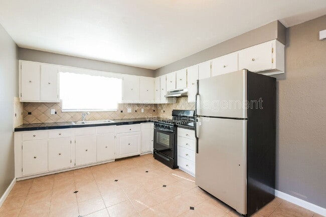 Photo - 13669 E Nevada Ave