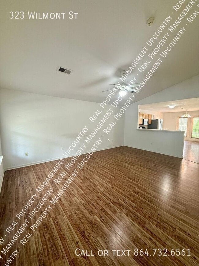Photo - 323 Wilmont St