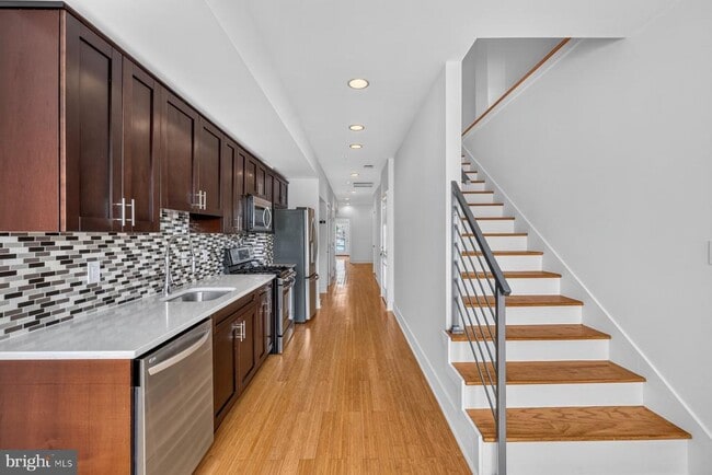 1013 V St NW Unit 2