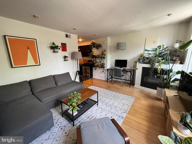 Photo - 620 S 19th St Apartment Unit 2