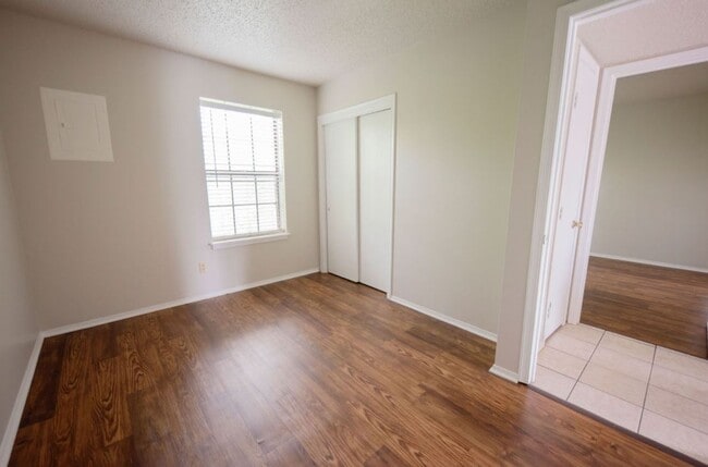 Photo - Arbors Apartments