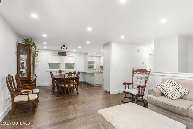 Photo - 741 Lakehurst Ave