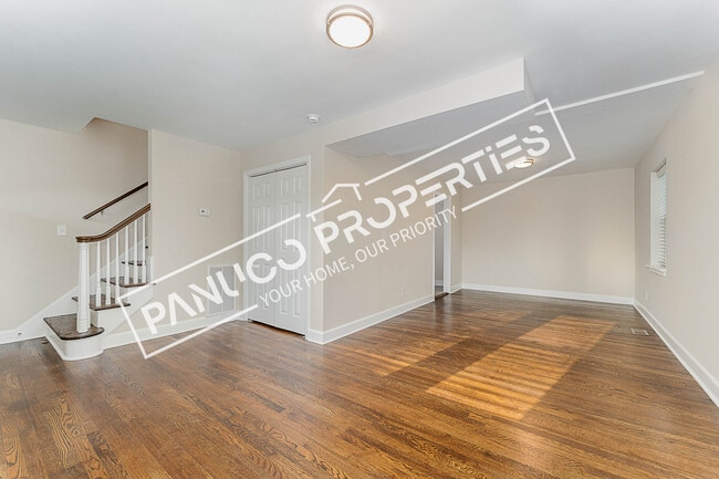 Photo - 108 Adams St