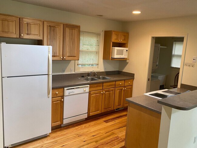 Photo - Enjoy Living in Palm Key! Two Bedroom Cottage