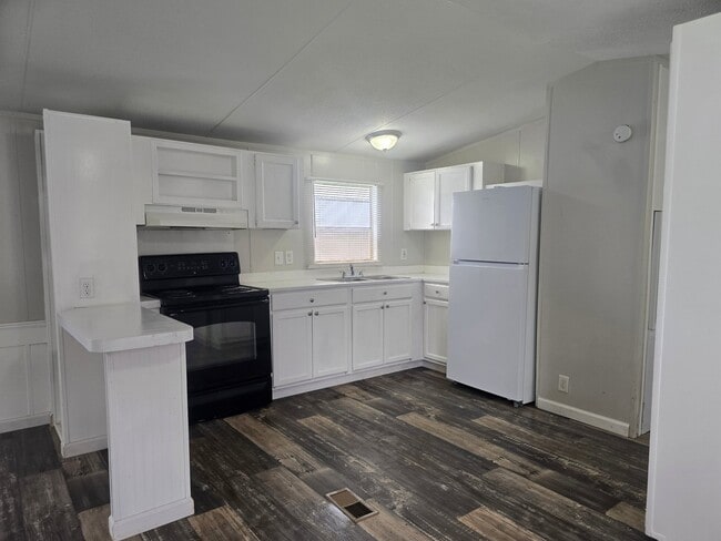 Photo - 210 Jamback Rd