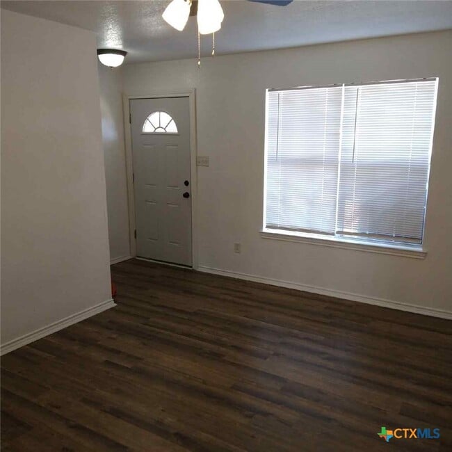Photo - 105 Valley Cir