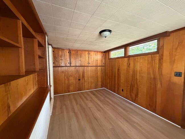 Photo - Classic 3BR/2BA Mid-Century Ranch on Ridge Road
