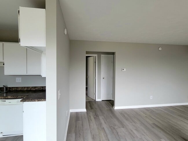 Oakhurst Apartments