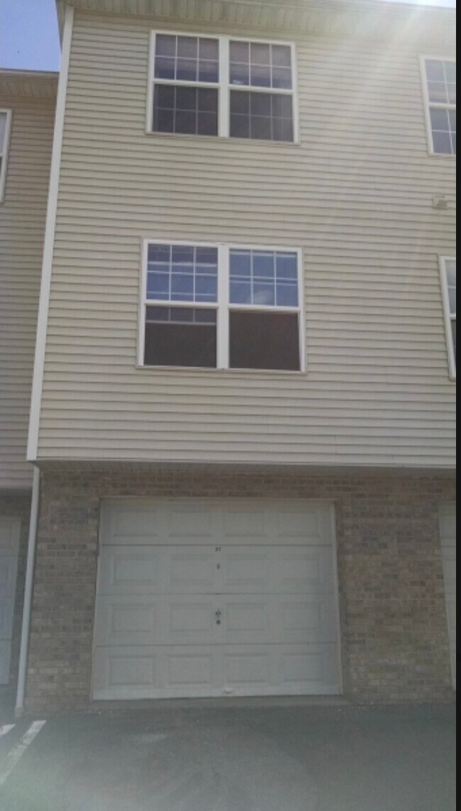 Photo - 37 Parkside Ct Unit 37 Parkside Ct Wayne