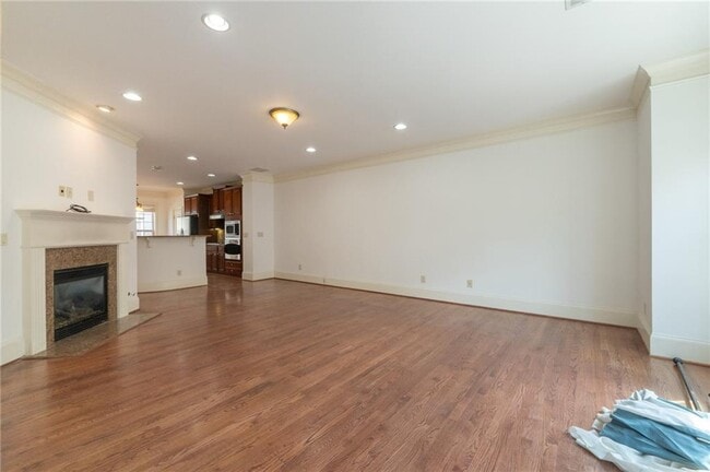 Photo - 2771 Durham Dr NE