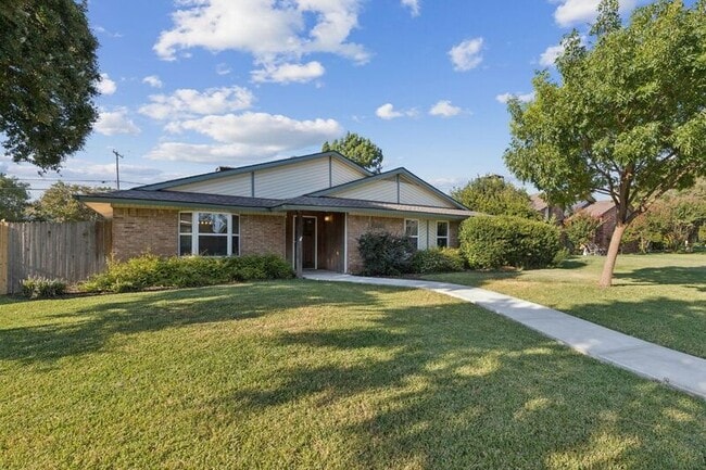 Photo - 3324 Claymore Dr