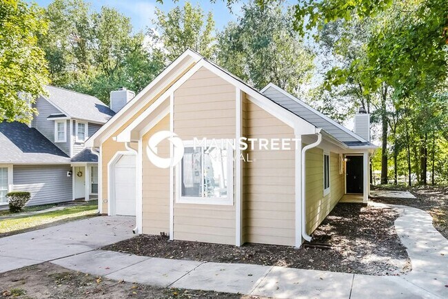 Photo - 3 Bedroom Pet-Friendly Home in GREENSBORO, NC with Main Street Renewal