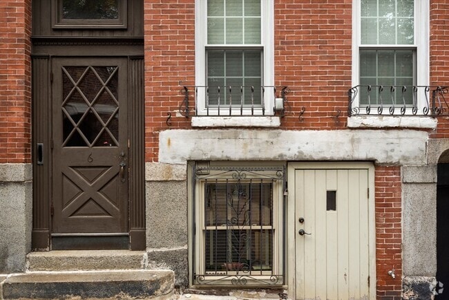 Building Photo - 9 Hudson St Unit 2 Rental