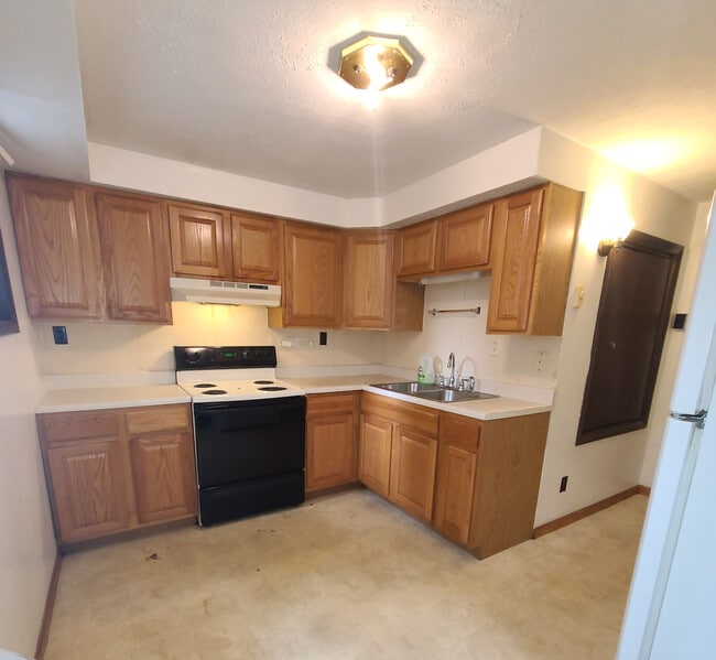 Photo - 483 W Perry St