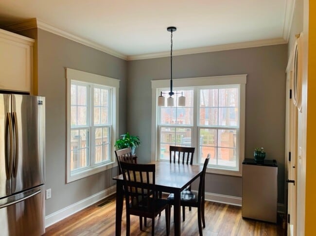 Photo - 712 Rookery Ln