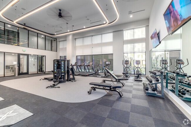 Fitness Center - Solis Midtown