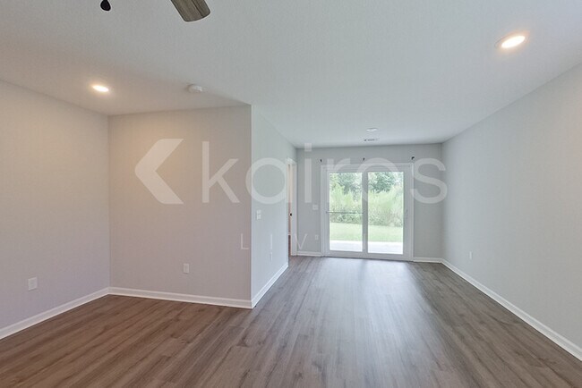 Photo - 52 Cottage Grove Dr