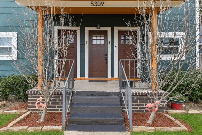 Photo - 5309 East Side Ave Casa Unidad #1