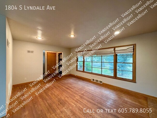1804 S Lyndale Ave