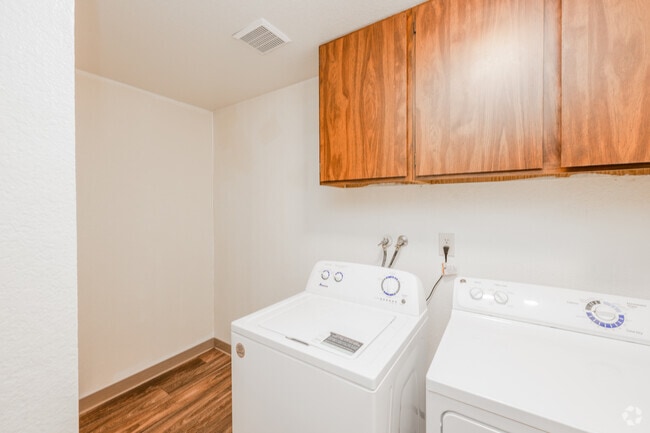 3BR, 2BA - 1260SF - Laundry Room