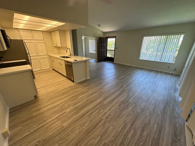 Photo - Newly Renovated 3 BD / 2 BA Townhome in Pearl City!