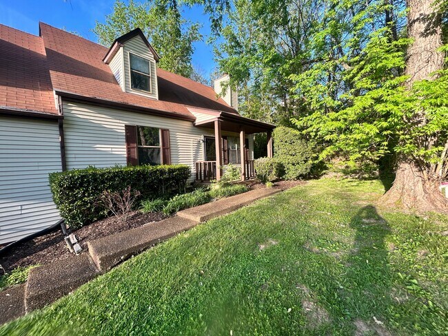 Building Photo - 1327 Quail Valley Rd