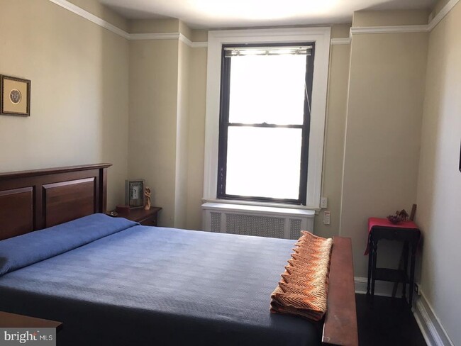 Photo - 2031 Locust St Unidad 1205