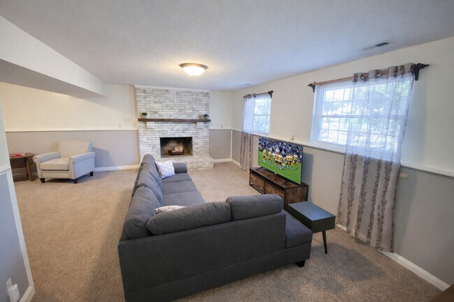 11423-11425 5 Cedars Rd Unit SI ID1293781P