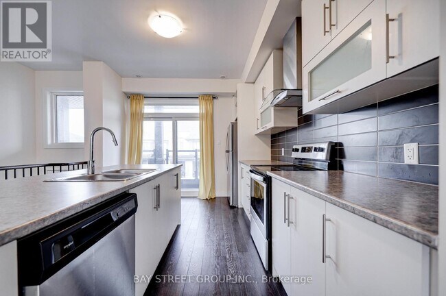 Photo - 11 Donald Fleming Way