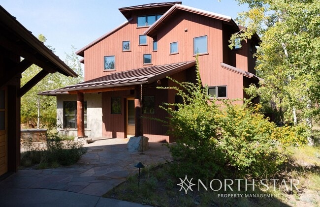 Building Photo - Beautiful 3 bed, 3 bath w/ Garage in Shevl... Rental
