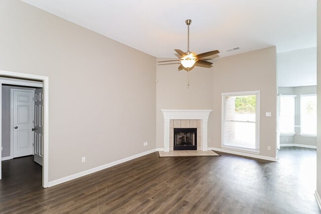 Photo - 1883 Banstead Dr