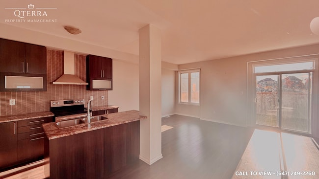 Photo - 440 Queen Mary Dr