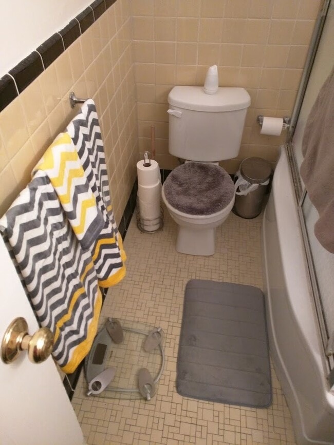 Photo - 1 BDRM APARTMENT FOR RENT.