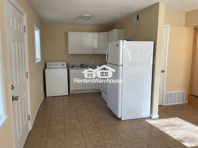 Photo - Great location - updated 2-bedroom duplex