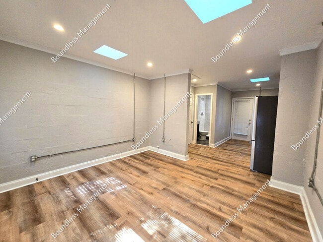 Photo - 712 Highland Ave NE Unit Apt 4