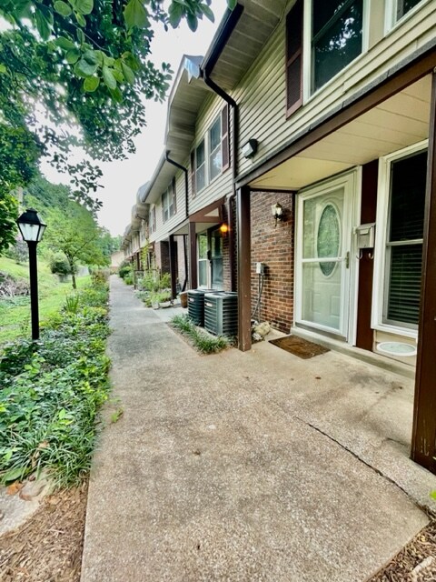 Photo - 500 Paragon Mills Rd Condo Unit E1