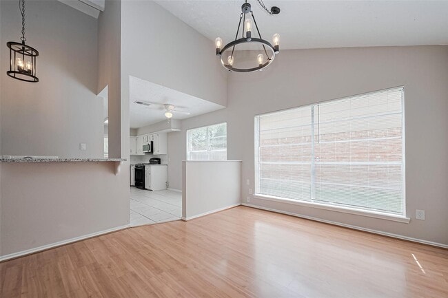 2606 Lexington Woods Dr
