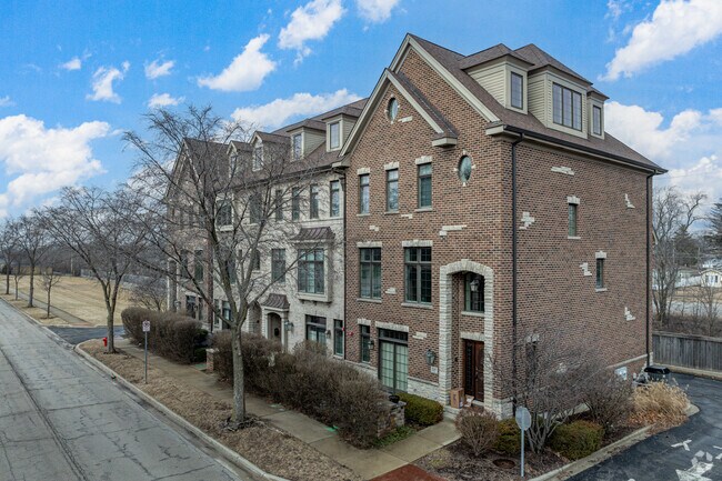 Primary Image - 136 W Quincy Ave