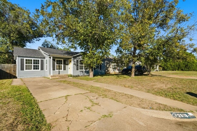 Photo - 2618 S 22nd St