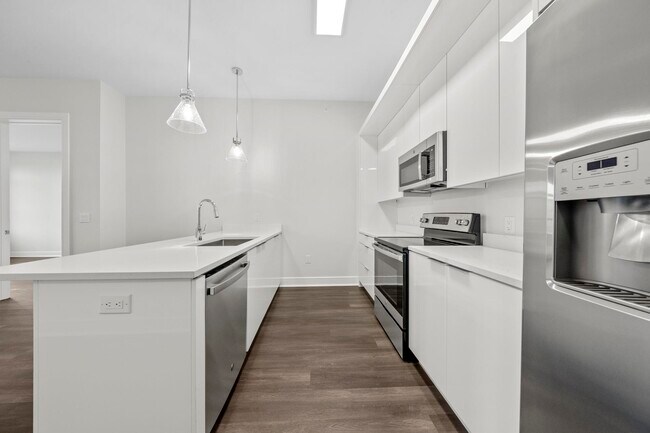 Photo - 121 34th St Unidad 418