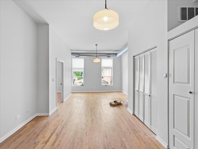 Photo - 1539 N Milwaukee Ave