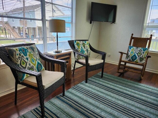 Photo - 4215 Hardin Dr