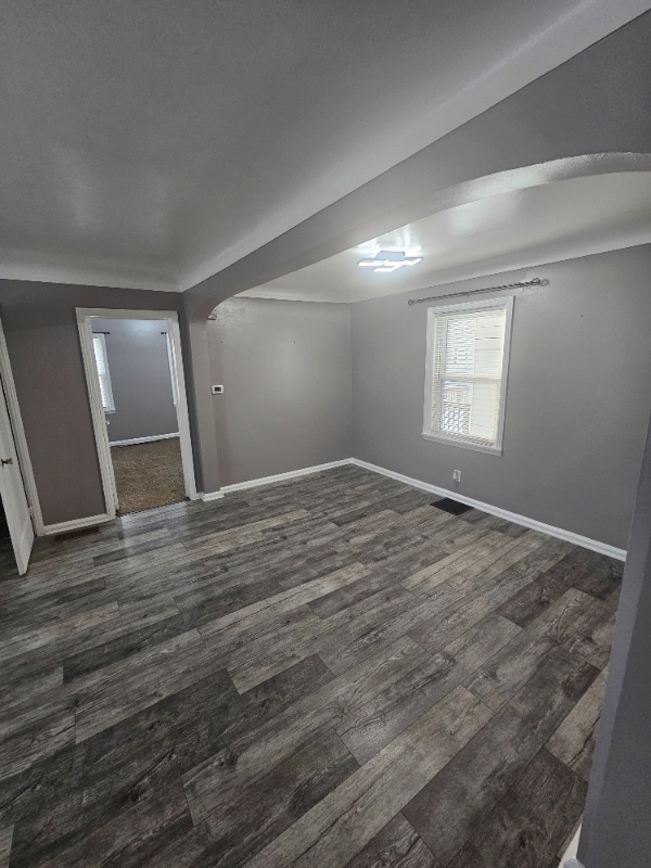 Photo - 731 Tulip St SW