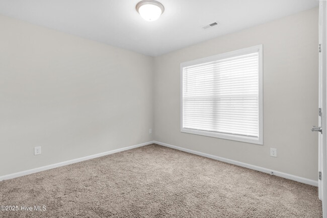 Photo - 139 Grantham Pl