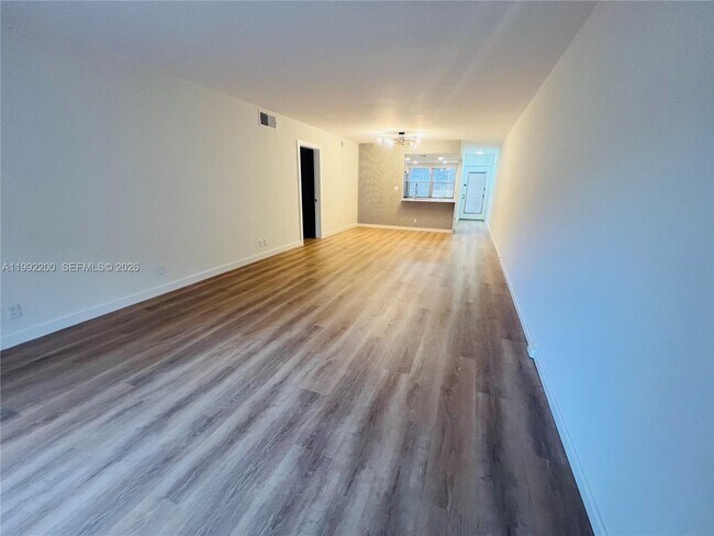 Photo - 2402 Antigua Cir Unit H1