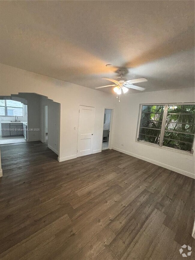 Building Photo - 721 15th St Unit 5 Rental